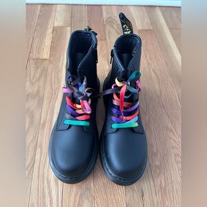 New Doc Martens Pascal Rainbow Stitch Kids Combat Boots Size US 5 L / US 4 M